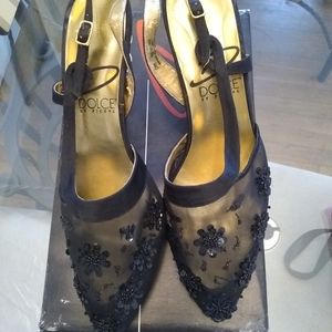 Women's dress shoes